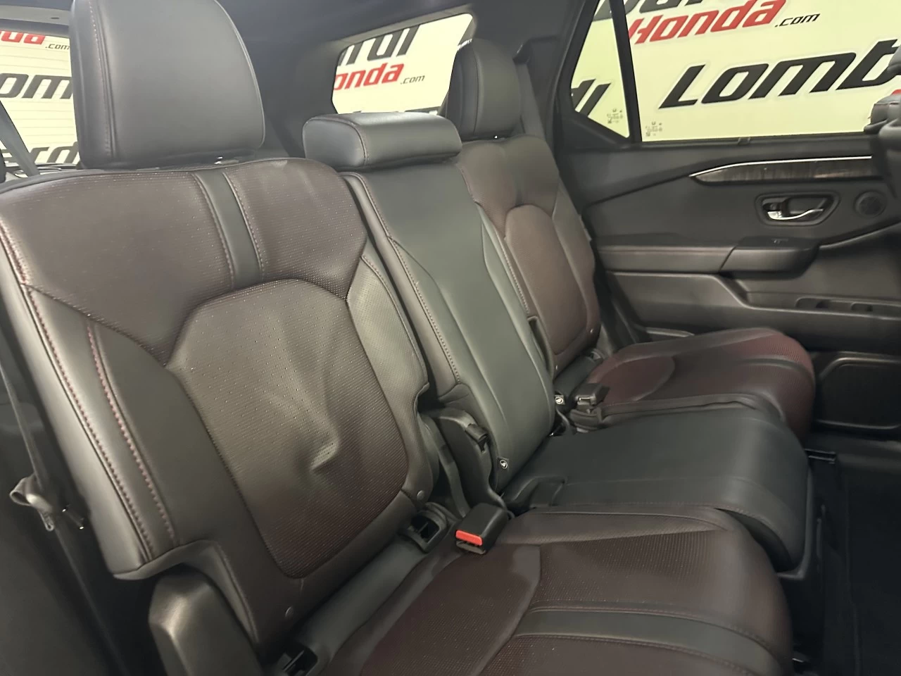 2025 Honda Pilot Black Edition Main Image