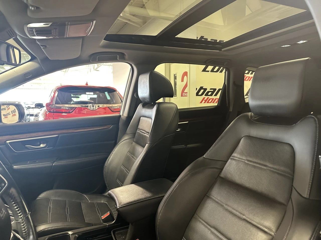 2017 Honda CR-V
                                                    Touring Main Image