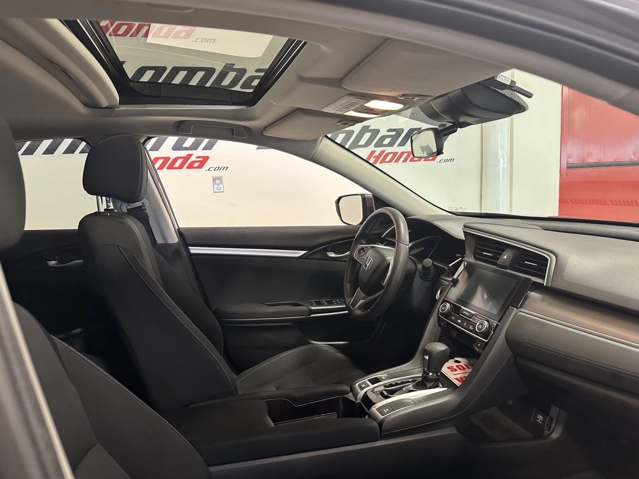 2018 Honda Civic
                                                    EX Image principale