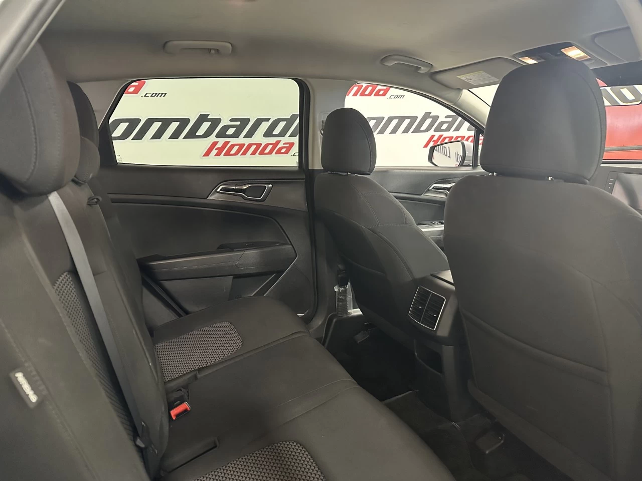 2024 Kia Sportage LX Main Image