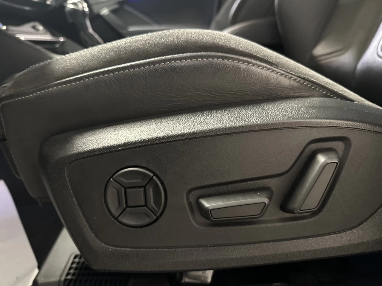 2019 Audi Q3 Technik Main Image
