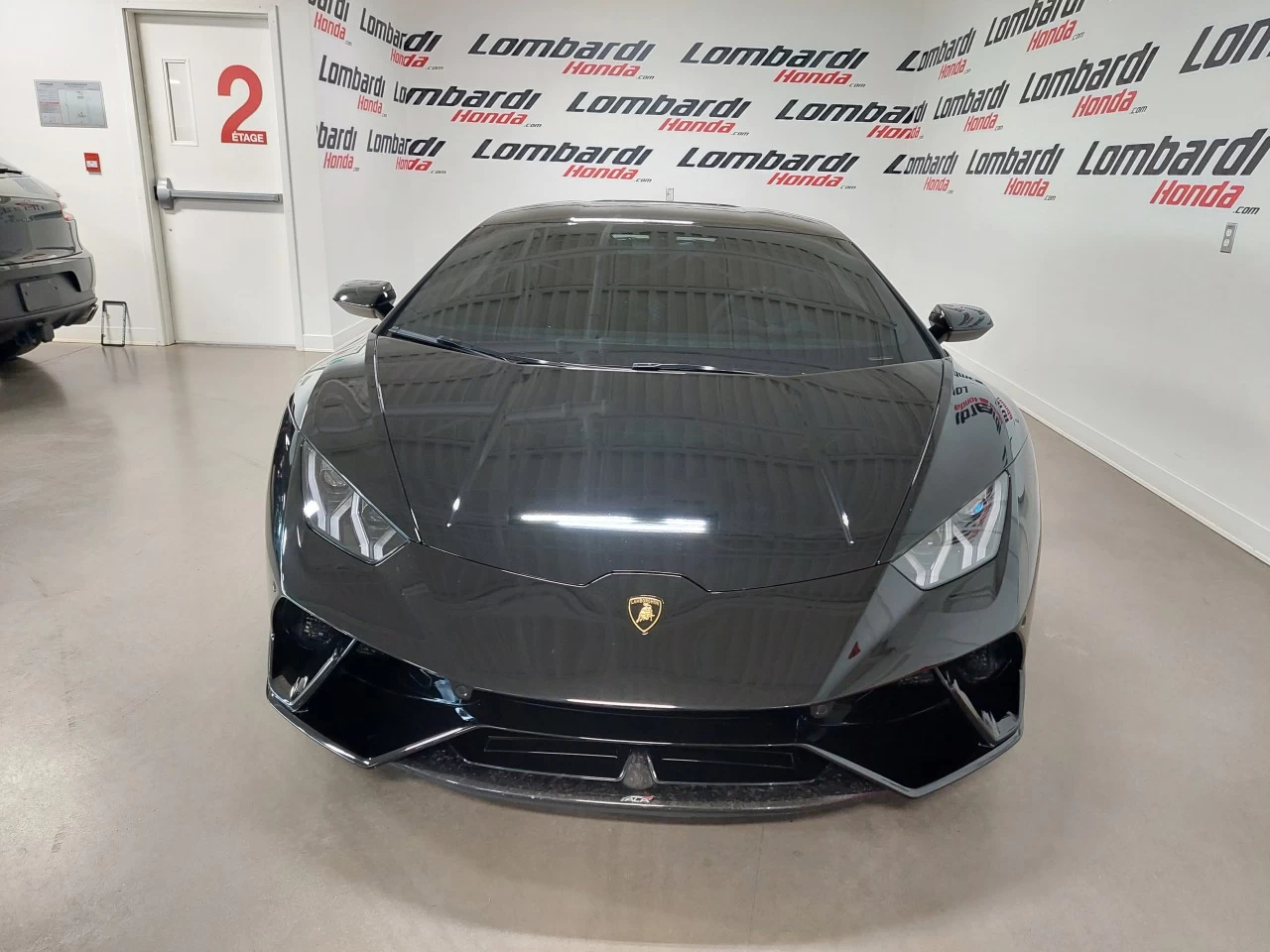 2018 Lamborghini Huracan Performante CPO 12Mois+ https://www.lombardihonda.com/resize/b990ff35b810a3abc0cc817b2ca24889-1