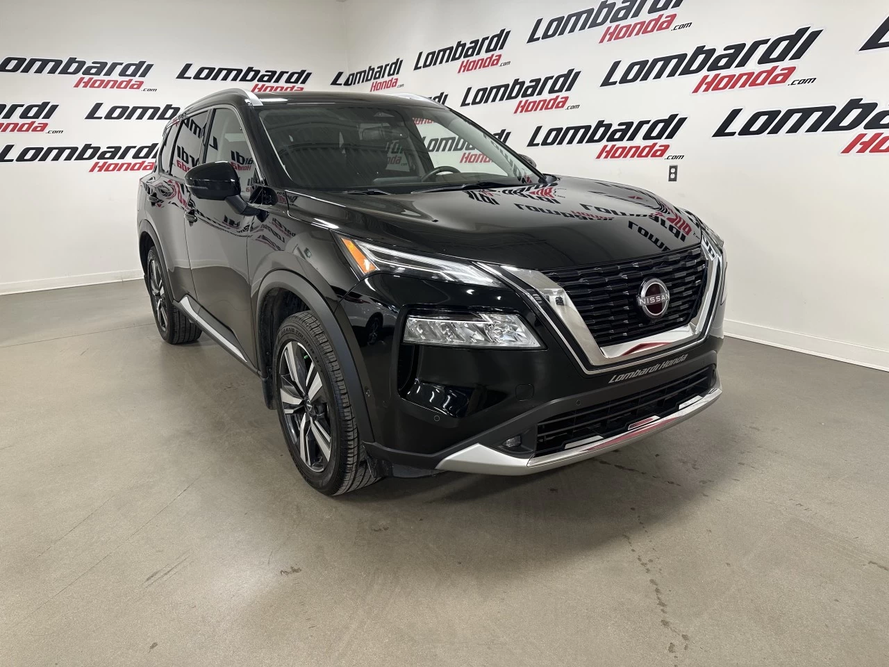 2022 Nissan Rogue Platinum https://www.lombardihonda.com/resize/b990ff35b810a3abc0cc817b2ca24889-1