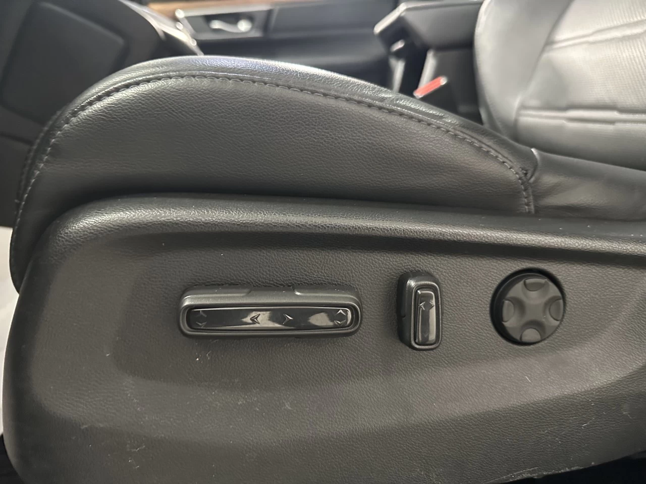 2022 Honda CR-V Touring/Black Edition Main Image