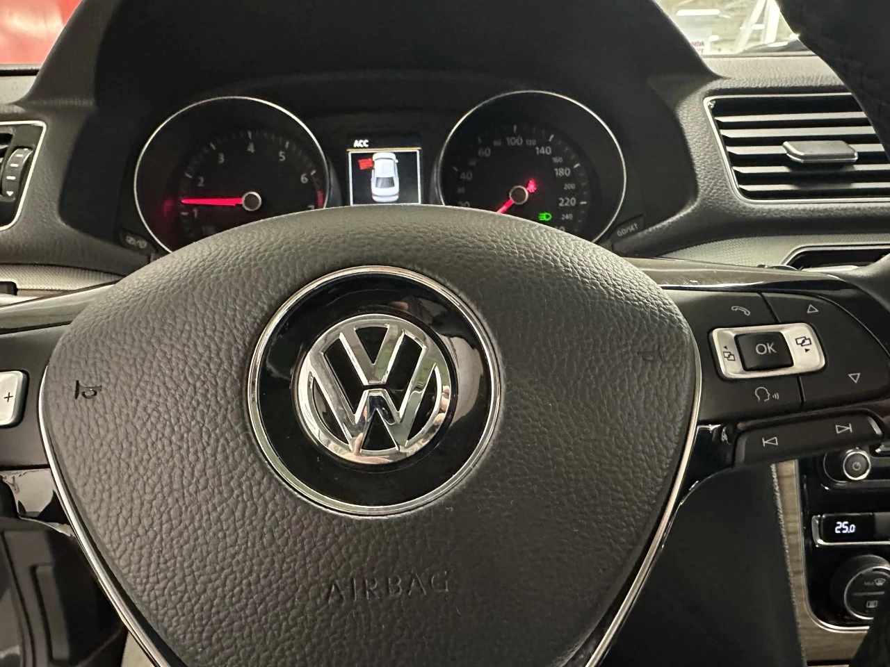 2017 Volkswagen Passat Highline Main Image