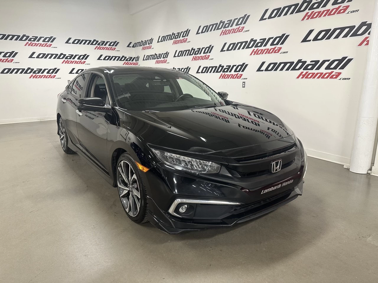 2020 Honda Civic Touring https://www.lombardihonda.com/resize/b990ff35b810a3abc0cc817b2ca24889-1