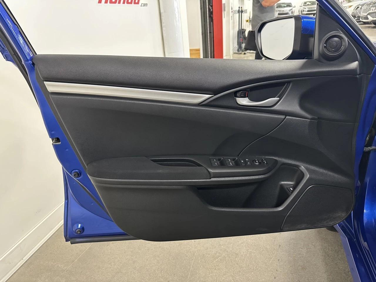 2018 Honda Civic
                                                    LX Image principale