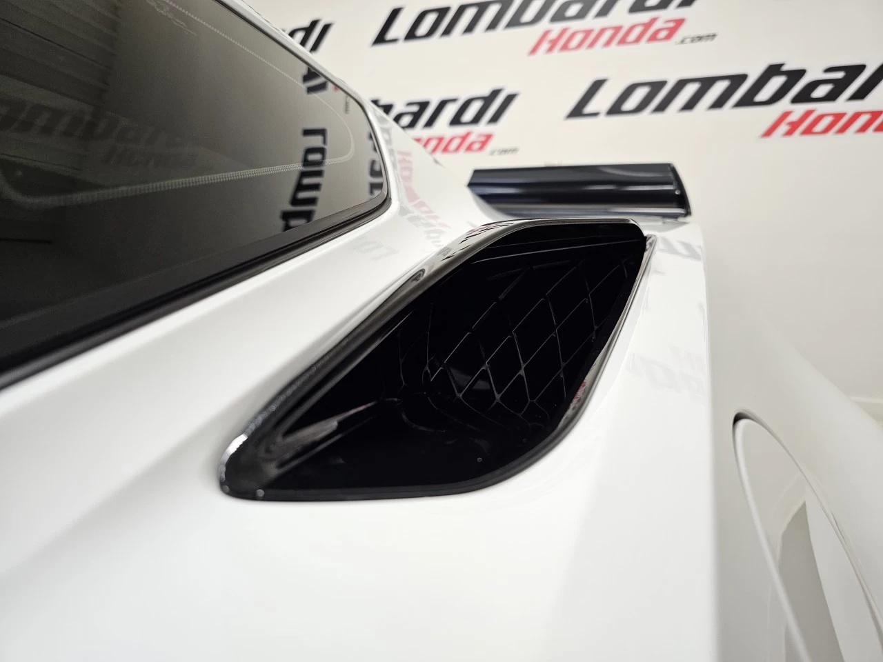 2019 Chevrolet Corvette Z06 3LZ https://www.lombardihonda.com/resize/b990ff35b810a3abc0cc817b2ca24889-1