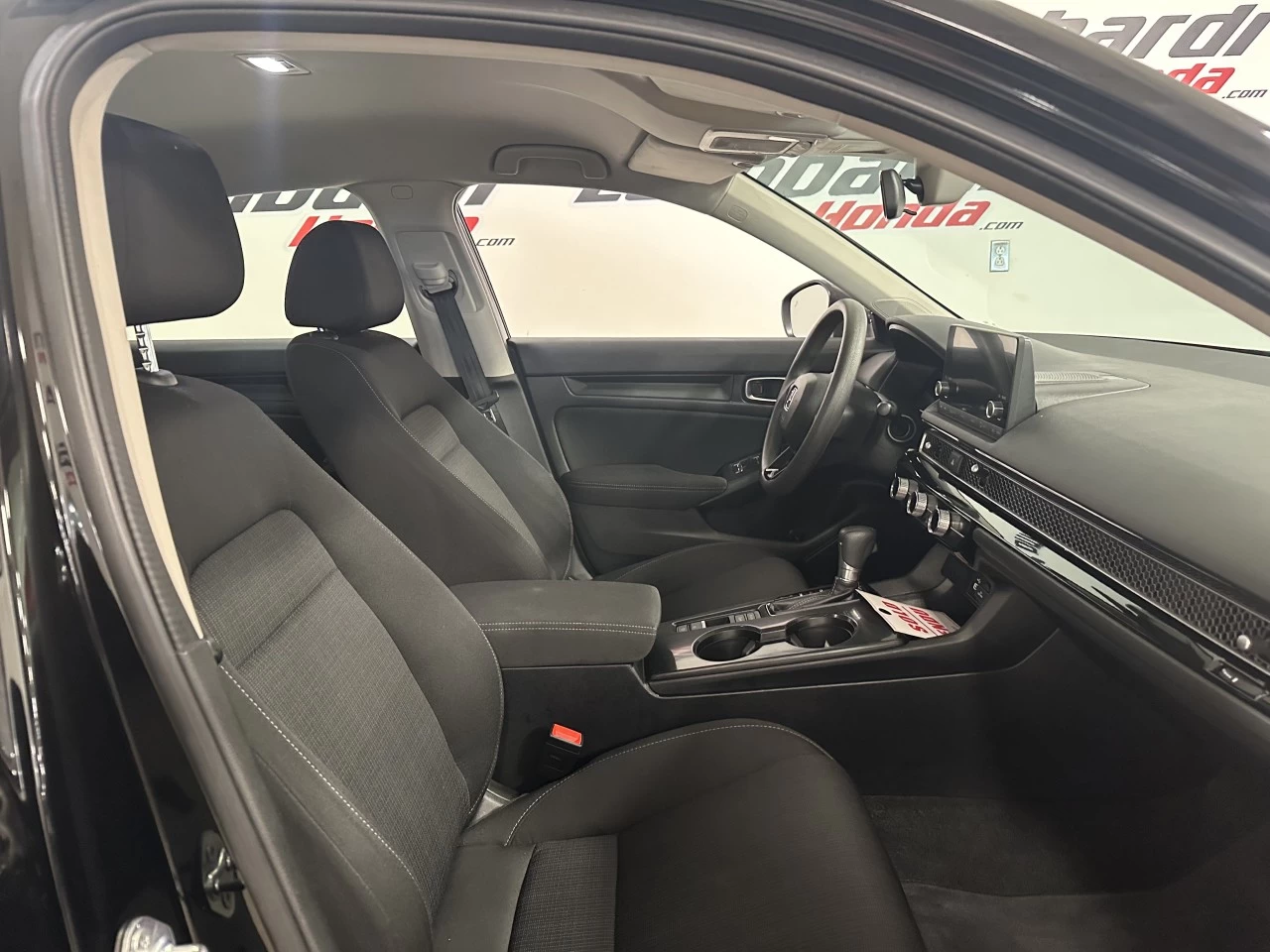 2022 Honda Civic LX Main Image