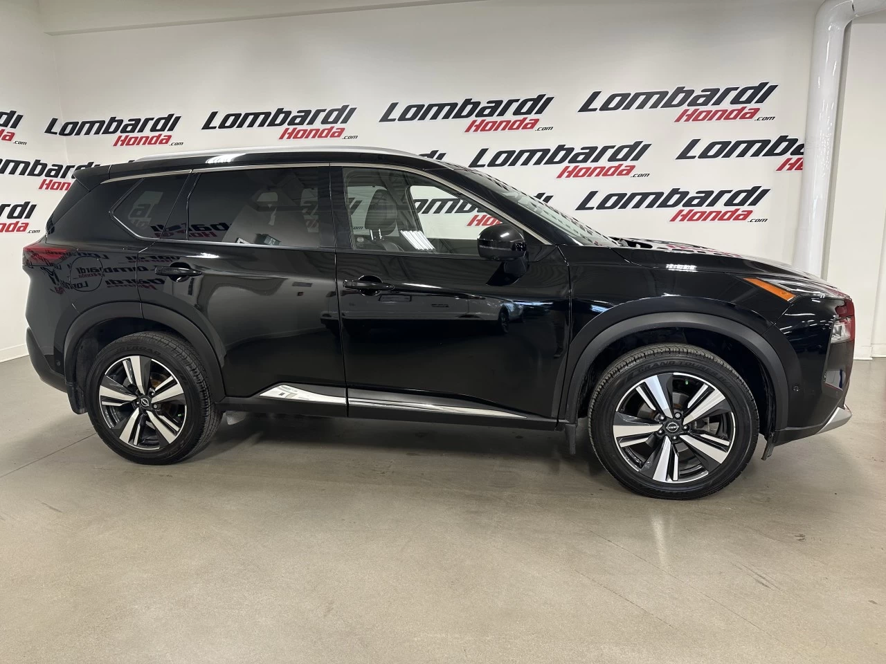 2022 Nissan Rogue Platinum Main Image