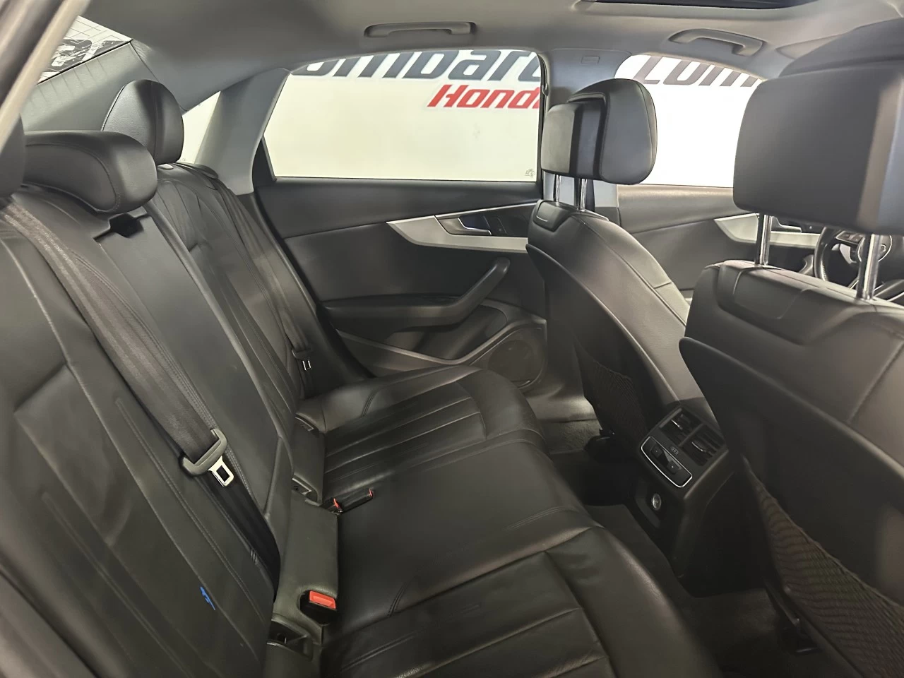 2017 Audi A4 Komfort Main Image