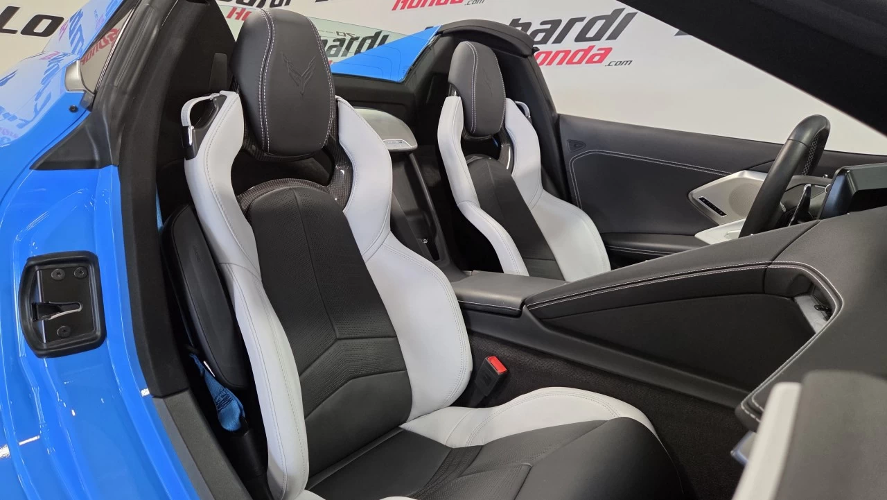 2023 Chevrolet Corvette 2LT https://www.lombardihonda.com/resize/b990ff35b810a3abc0cc817b2ca24889-1