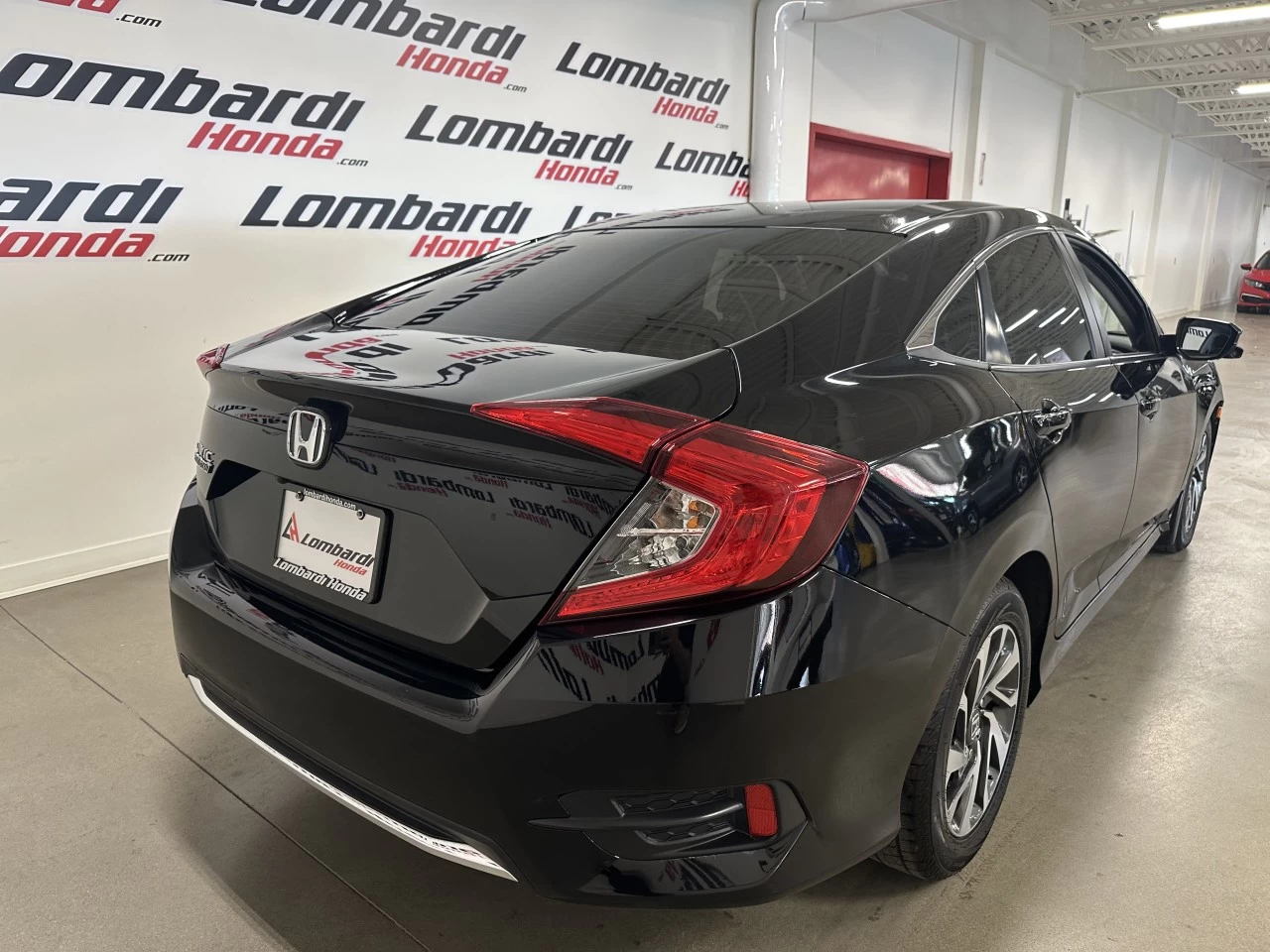 2020 Honda Civic
                                                    EX Main Image
