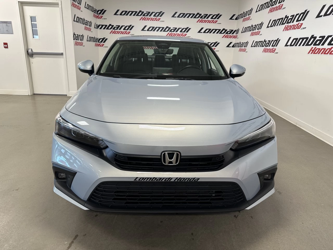 2022 Honda Civic
                                                    Touring Main Image