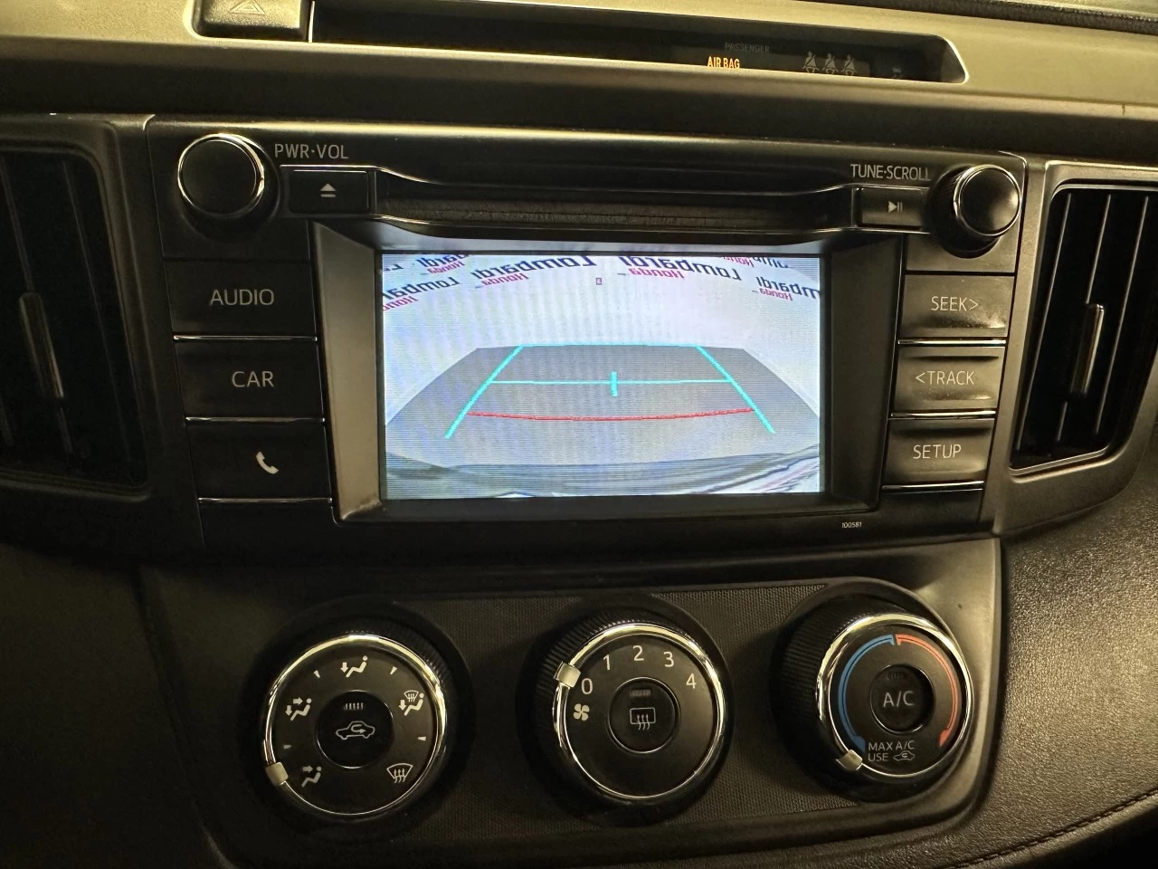 2018 Toyota RAV4
                                                    LE Main Image