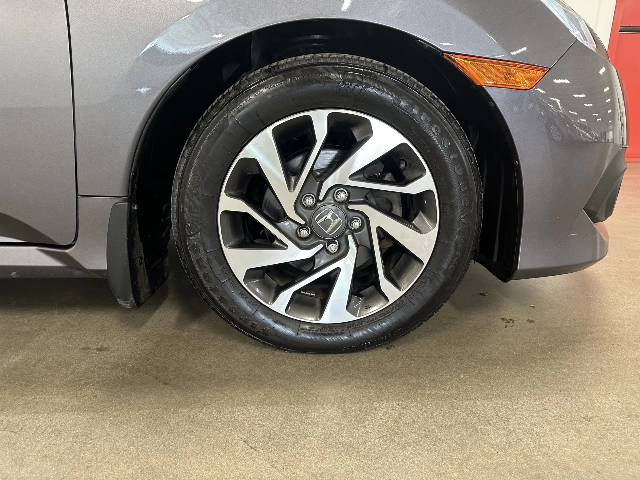 2018 Honda Civic SE https://www.lombardihonda.com/resize/b990ff35b810a3abc0cc817b2ca24889-1