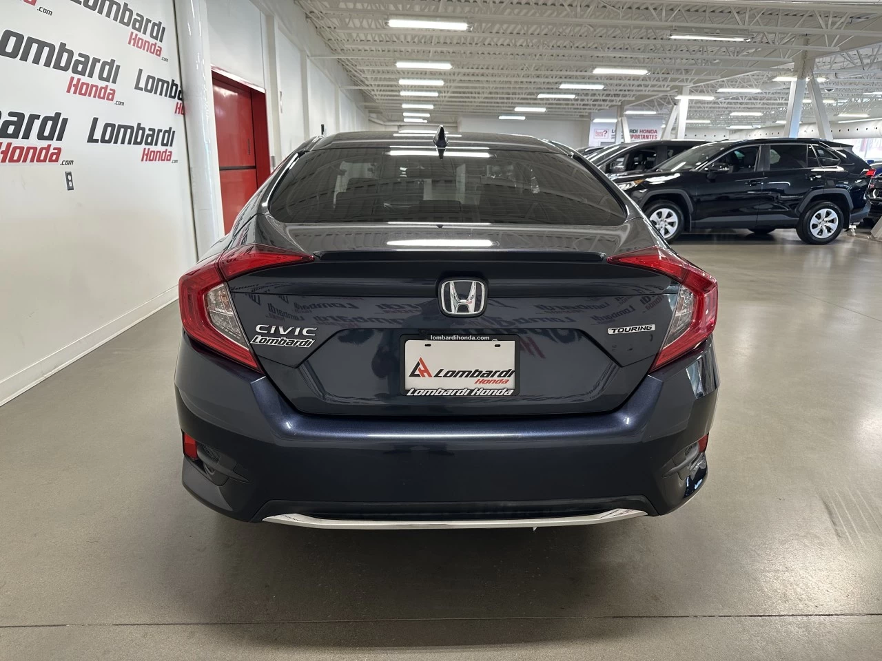 2019 Honda Civic
                                                    Touring Main Image