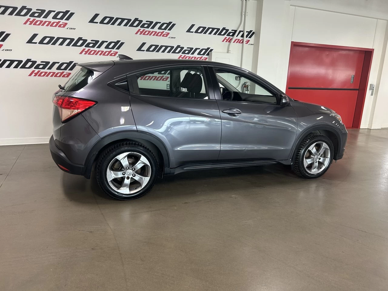 2017 Honda HR-V LX https://www.lombardihonda.com/resize/b990ff35b810a3abc0cc817b2ca24889-1
