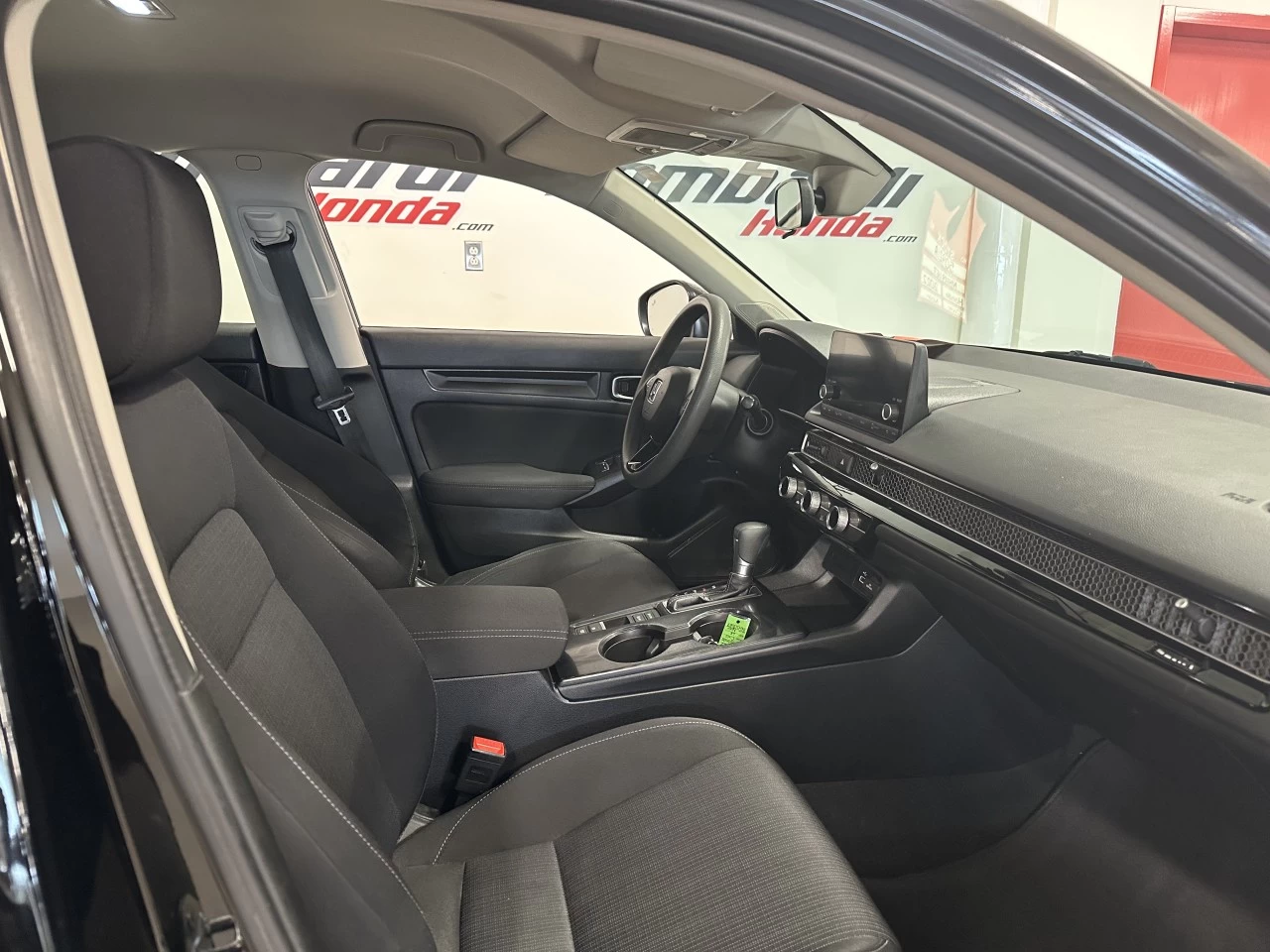 2022 Honda Civic
                                                    LX Main Image