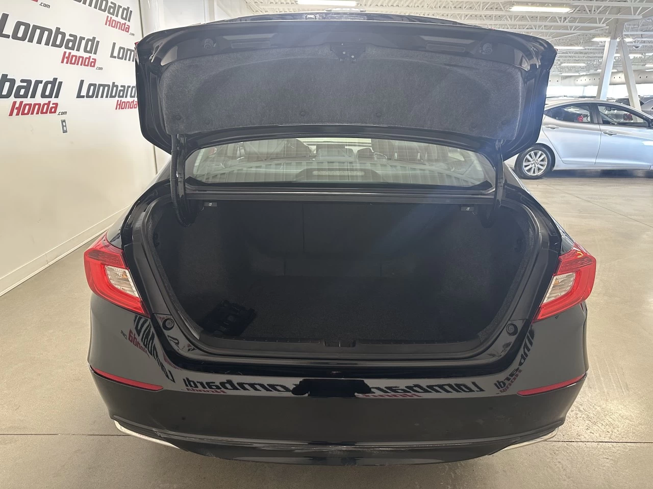 2019 Honda Accord LX Main Image