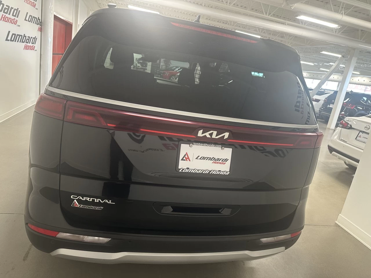2024 Kia Carnival LX+ Main Image