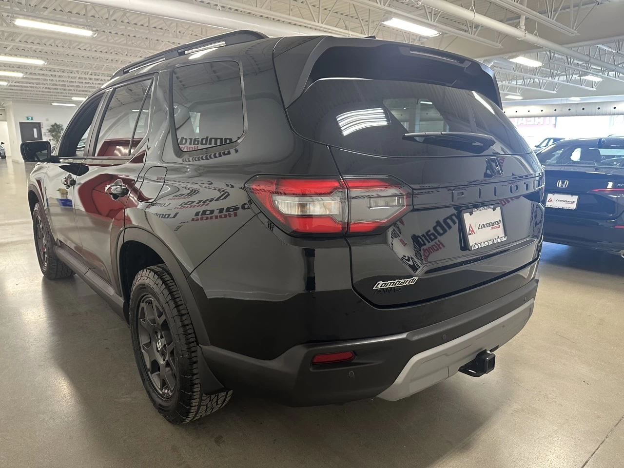 2023 Honda Pilot TrailSport https://www.lombardihonda.com/resize/b990ff35b810a3abc0cc817b2ca24889-1