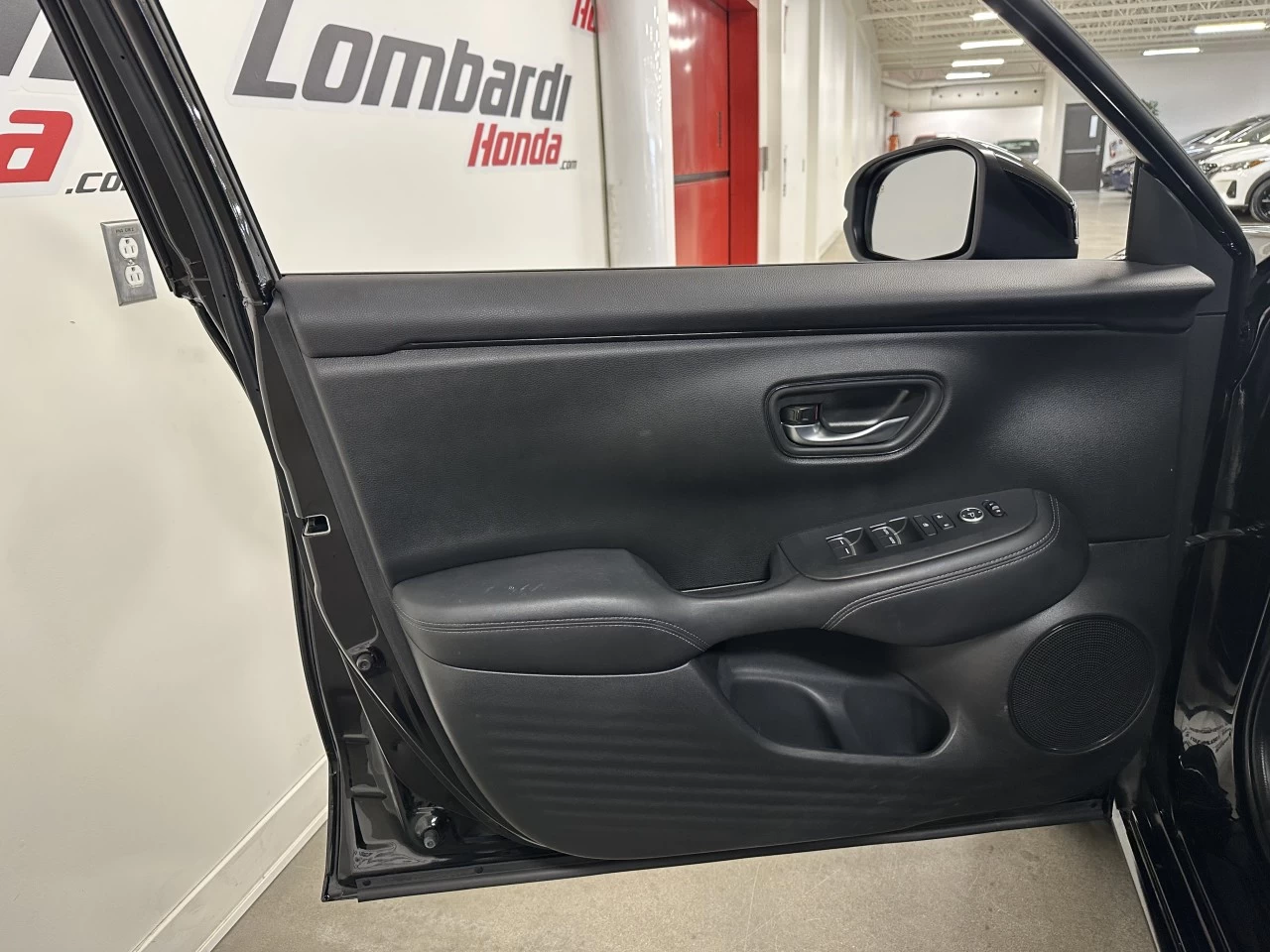 2023 Honda HR-V EX-L Navi Main Image