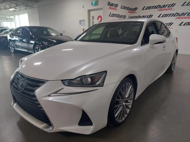 Lexus IS300 4dr Sdn AWD 2017