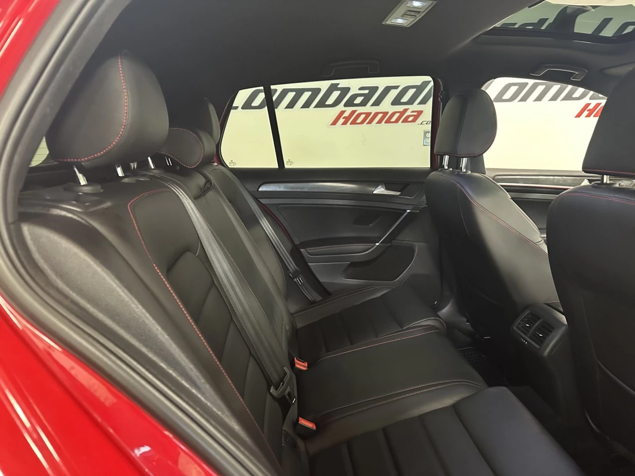 2019 Volkswagen Golf Auto Main Image