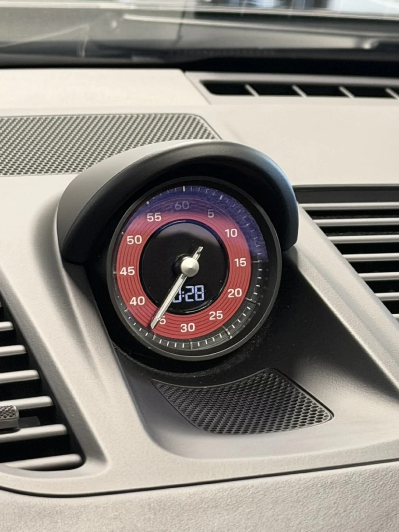 2024 Porsche 911 4 GTS Main Image
