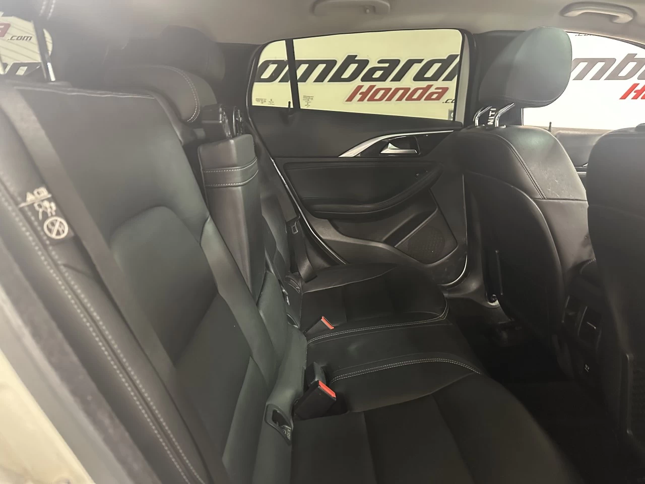 2017 INFINITI QX30 AWD 4dr Image principale