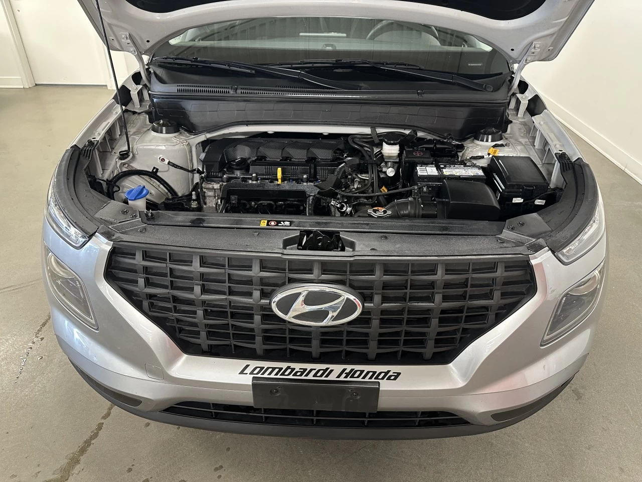 2023 Hyundai Venue Preferred Main Image