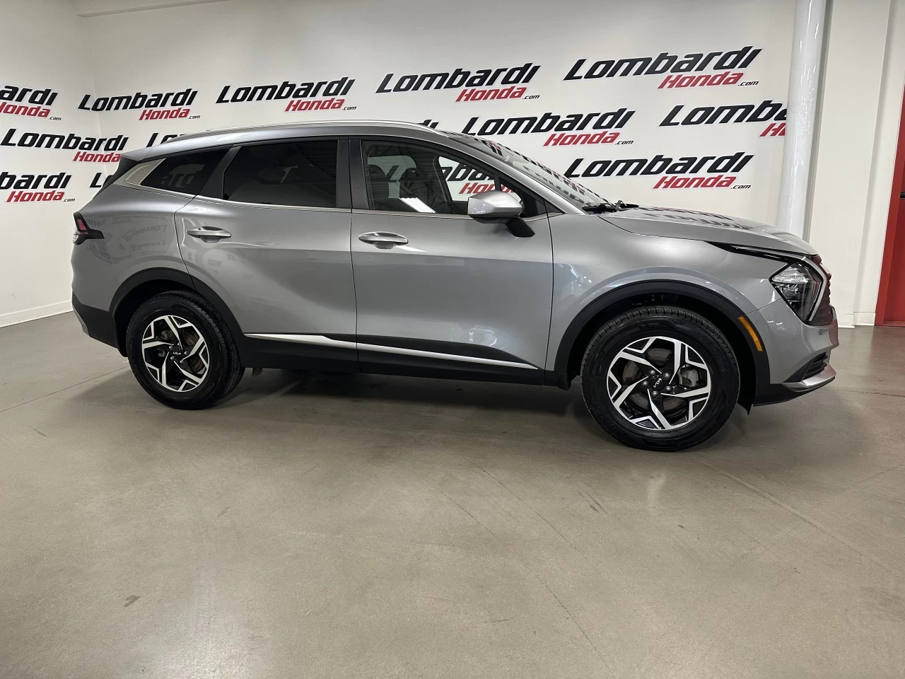 2024 Kia Sportage LX Main Image