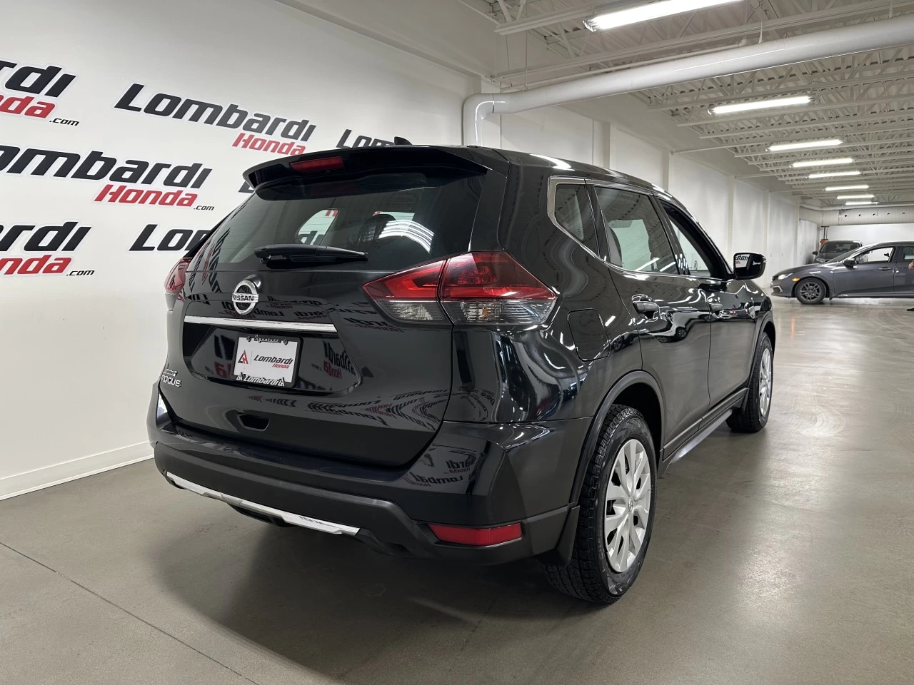 2018 Nissan Rogue S/SV Main Image