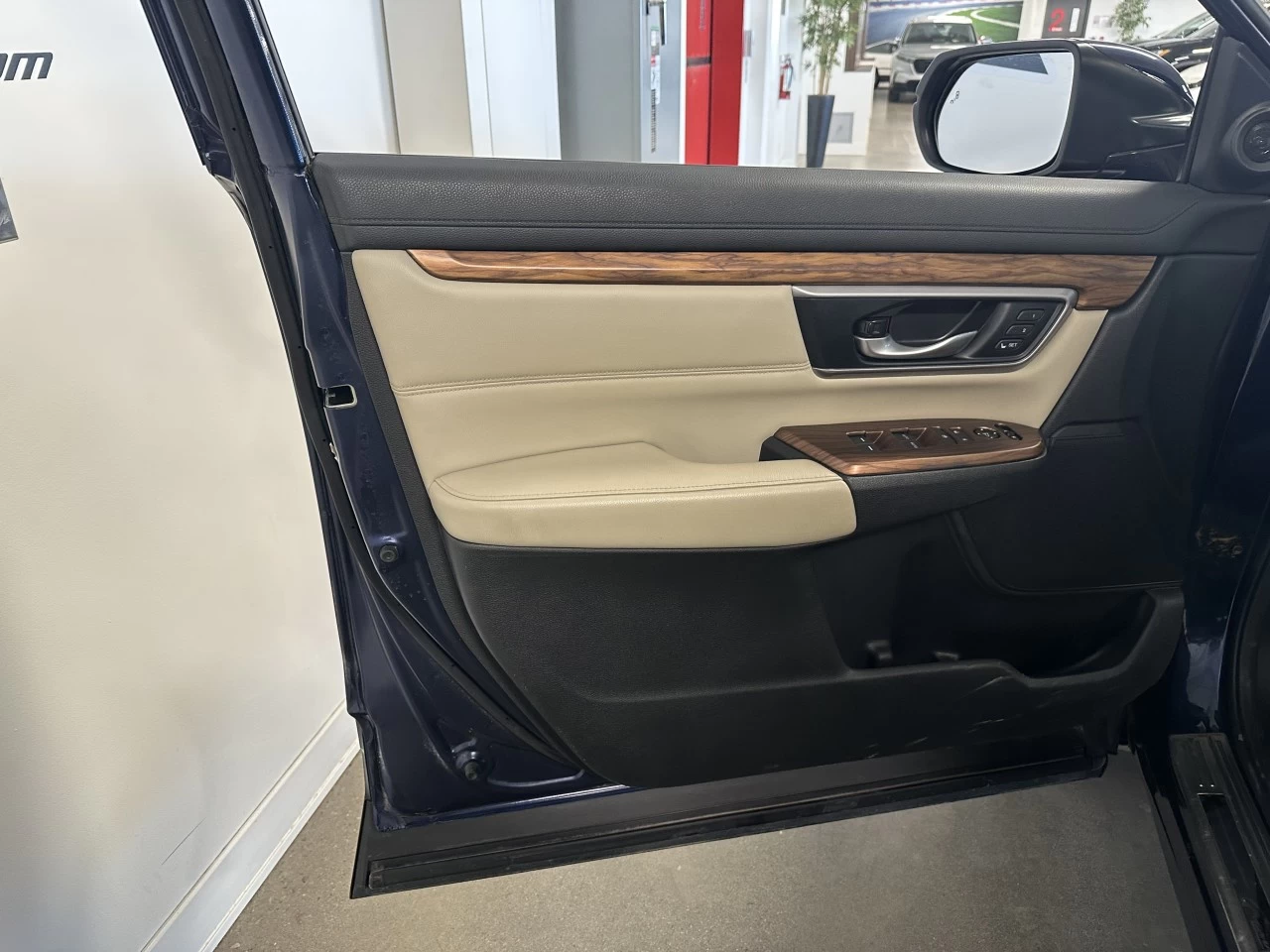 2017 Honda CR-V Touring Main Image