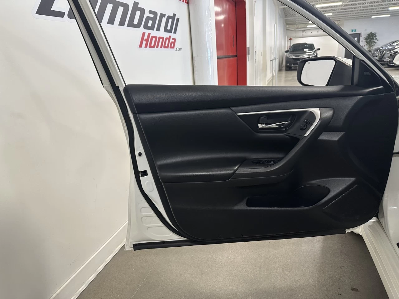 2018 Nissan Altima 2.5 Main Image