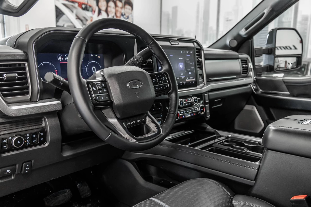 2025 Ford F-250 Platinum Main Image