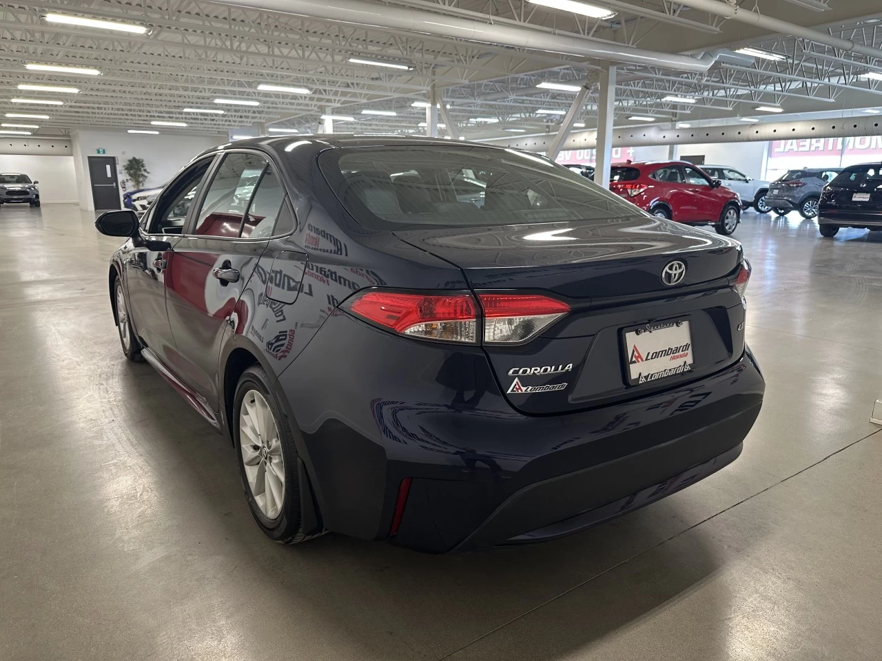 2021 Toyota Corolla
                                                    LE Image principale
