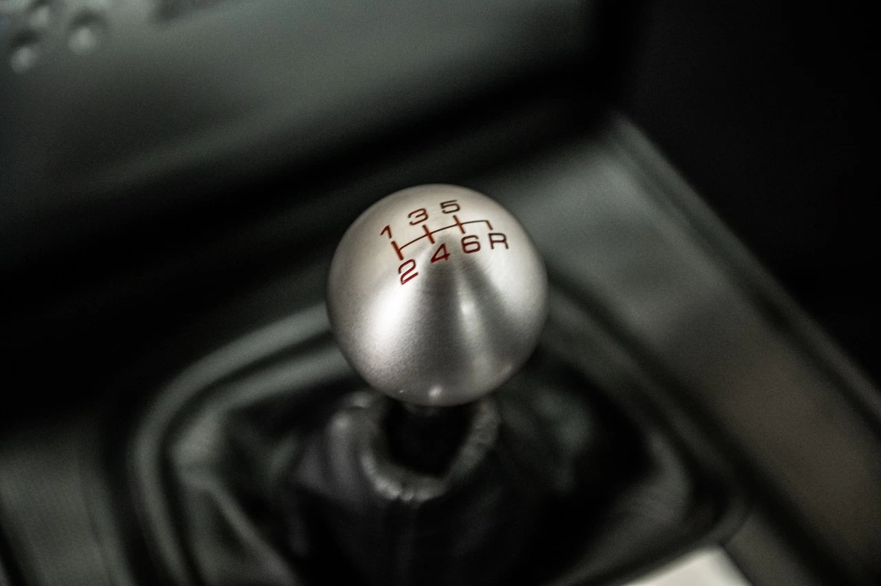 2005 Honda S2000 2dr Conv https://www.lombardihonda.com/resize/b990ff35b810a3abc0cc817b2ca24889-1