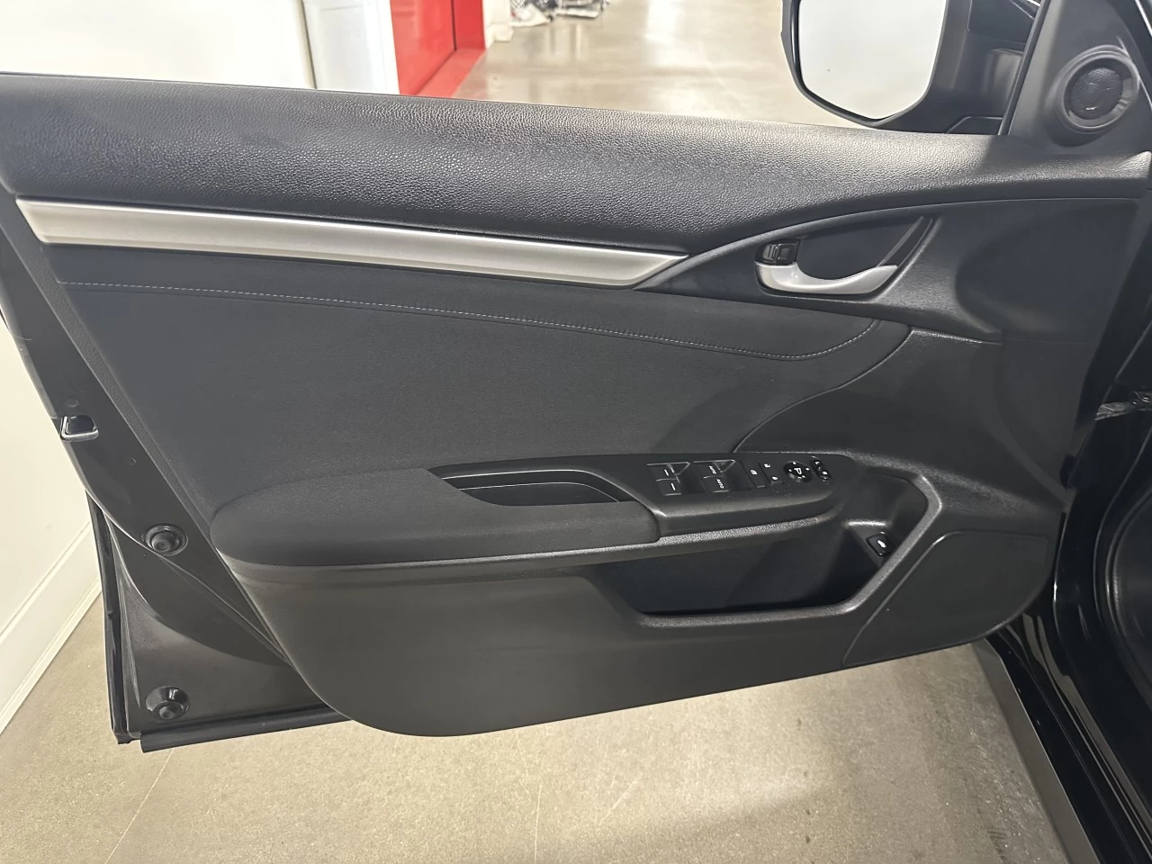 2020 Honda Civic
                                                    EX Main Image