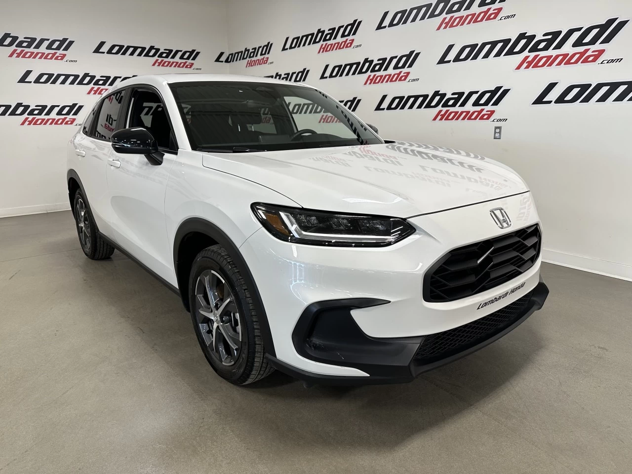 2025 Honda HR-V Sport https://www.lombardihonda.com/resize/b990ff35b810a3abc0cc817b2ca24889-1