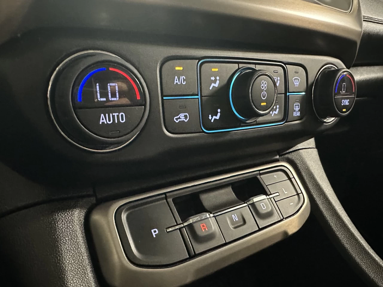 2023 GMC Acadia Denali Image principale