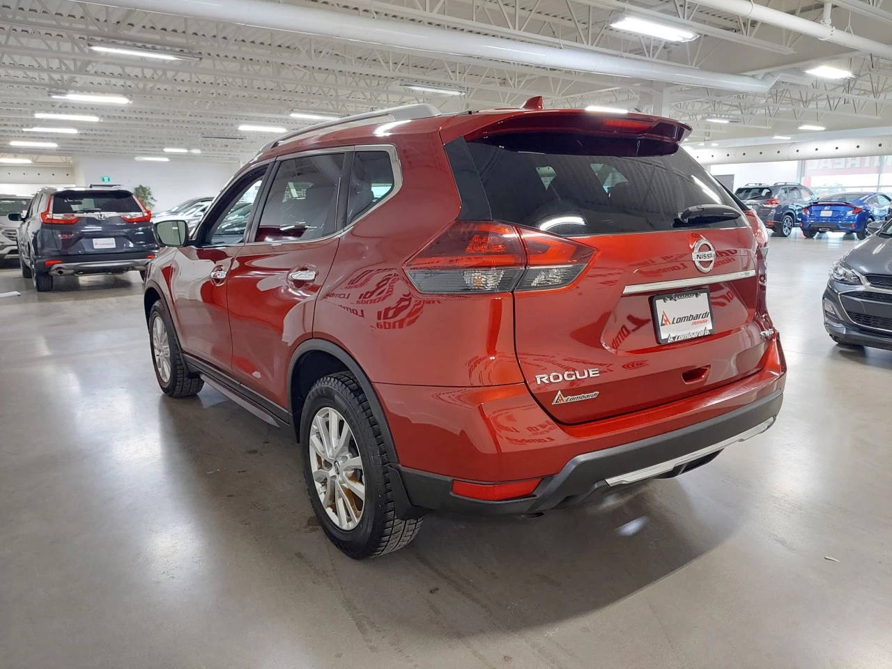 2018 Nissan Rogue
                                                    SV Main Image
