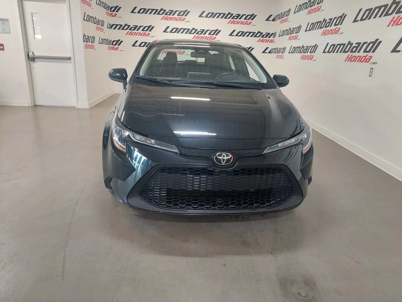 2021 Toyota Corolla
                                                    LE Image principale
