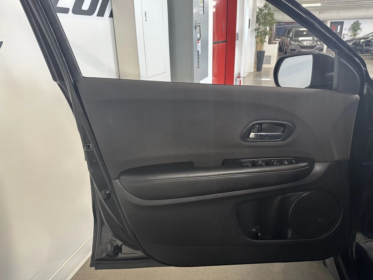 2019 Honda HR-V
                                                    LX Image principale