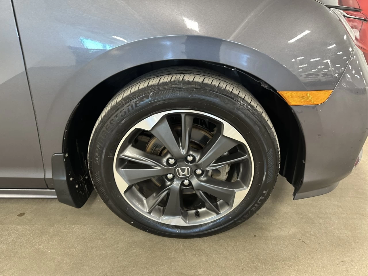 2023 Honda Odyssey Touring Image principale