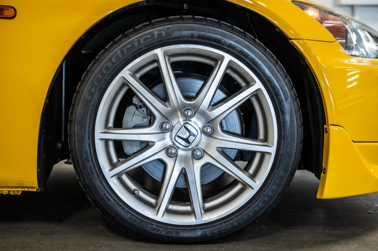 2005 Honda S2000 2dr Conv https://www.lombardihonda.com/resize/b990ff35b810a3abc0cc817b2ca24889-1