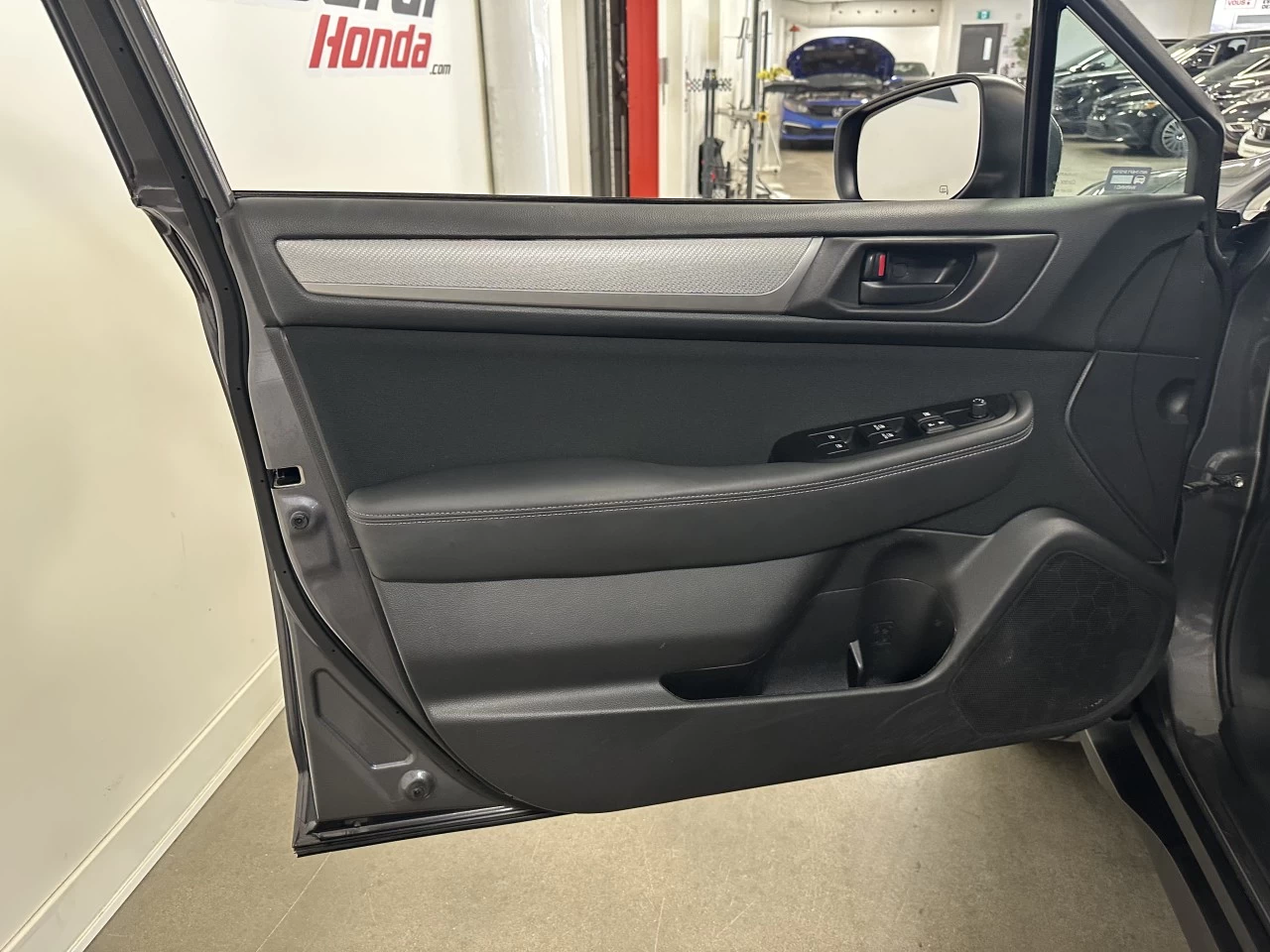 2018 Subaru Outback
                                                    2.5i Image principale