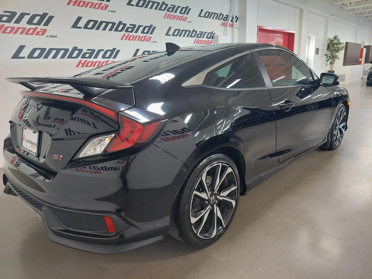 2019 Honda Civic SI COUPE https://www.lombardihonda.com/resize/b990ff35b810a3abc0cc817b2ca24889-1