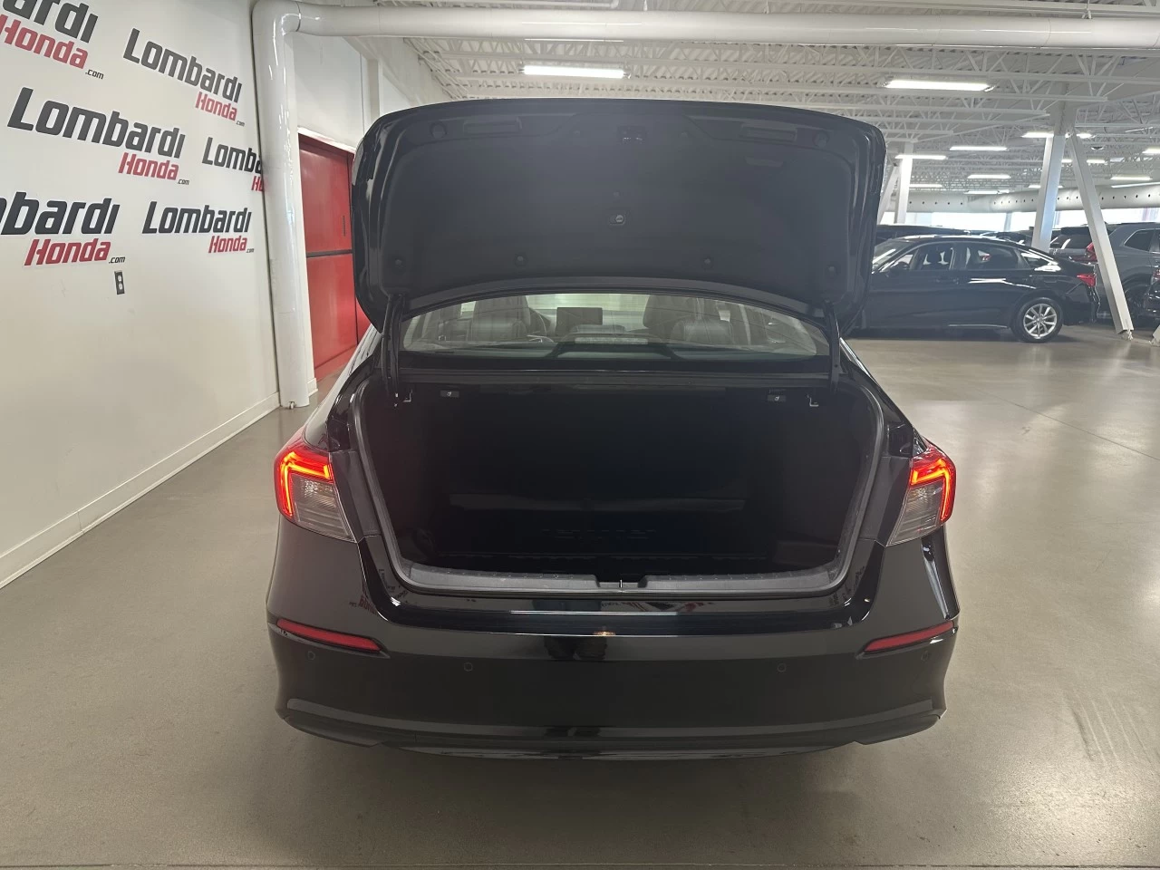2023 Honda Civic Touring Main Image